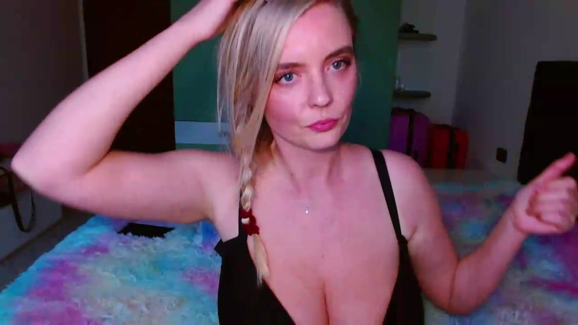Gallery image thumbnail from MissAura's myfreecams stream on, 05/13/2026, 18:23 image 14 of 20