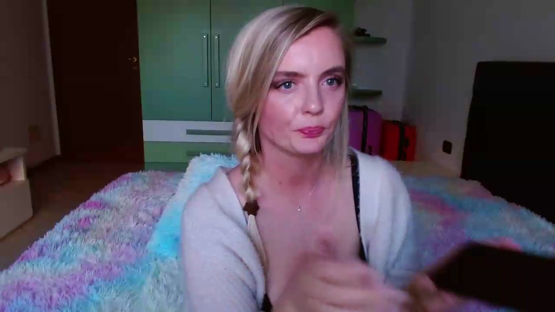 Gallery image thumbnail from MissAura's myfreecams stream on, 05/16/2026, 17:49 image 14 of 20