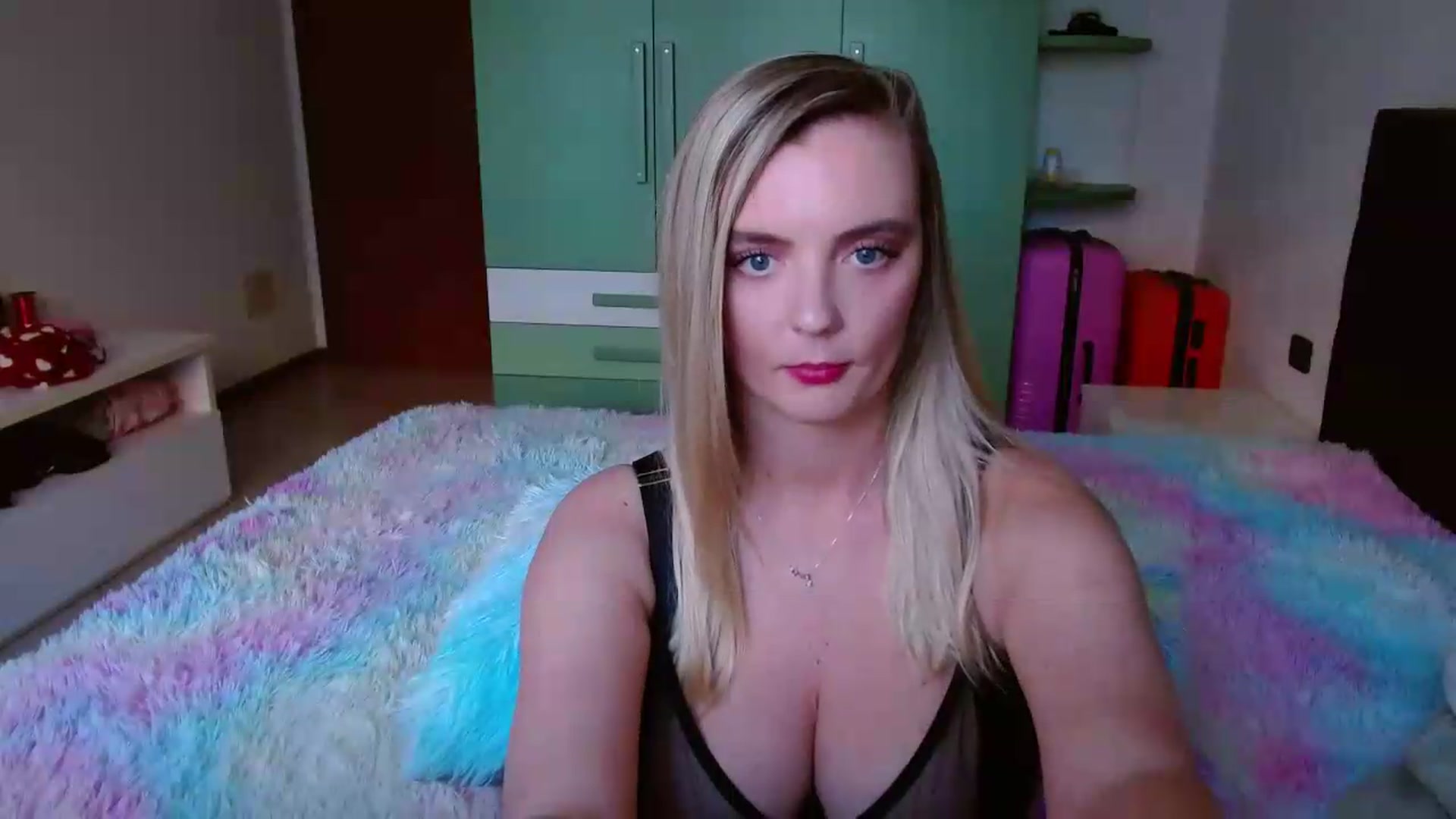 Gallery image thumbnail from MissAura's myfreecams stream on, 05/20/2026, 17:38 image 8 of 20