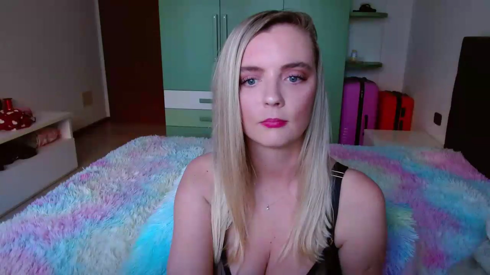 Gallery image thumbnail from MissAura's myfreecams stream on, 05/20/2026, 17:38 image 18 of 20