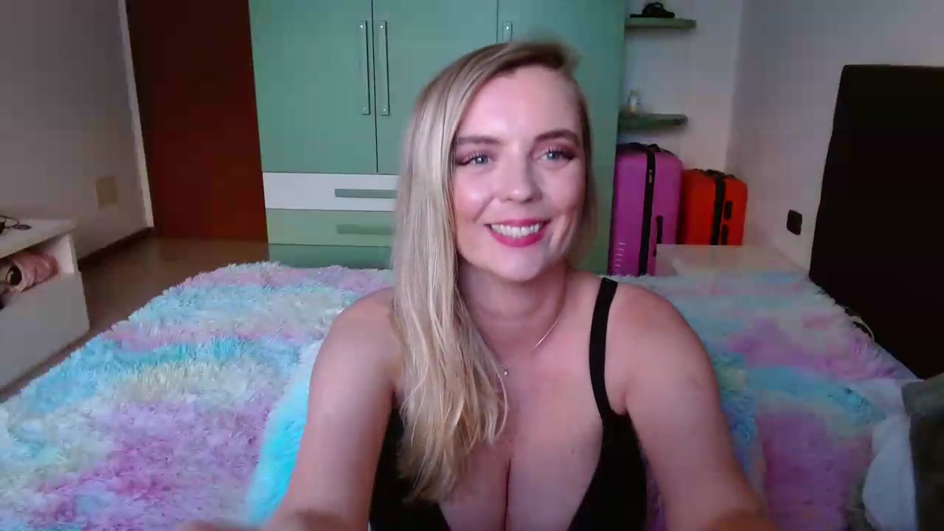 Gallery image thumbnail from MissAura's myfreecams stream on, 05/23/2026, 17:07 image 14 of 20