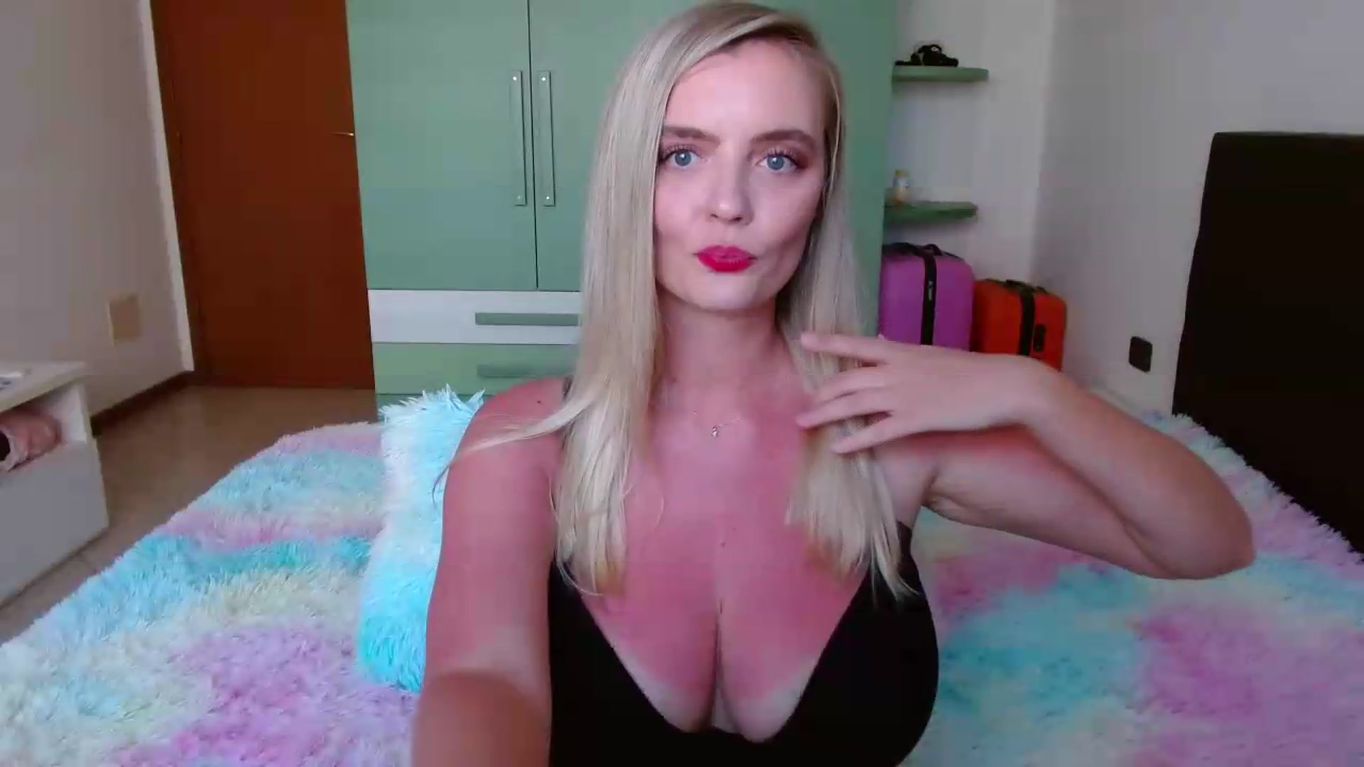 Gallery image thumbnail from MissAura's myfreecams stream on, 05/25/2026, 14:20 image 10 of 20