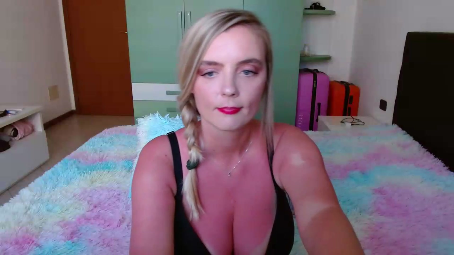 Gallery image thumbnail from MissAura's myfreecams stream on, 05/25/2026, 14:20 image 20 of 20