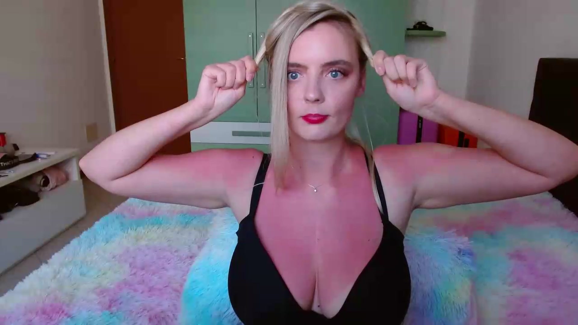 Gallery image thumbnail from MissAura's myfreecams stream on, 05/25/2026, 14:20 image 3 of 20