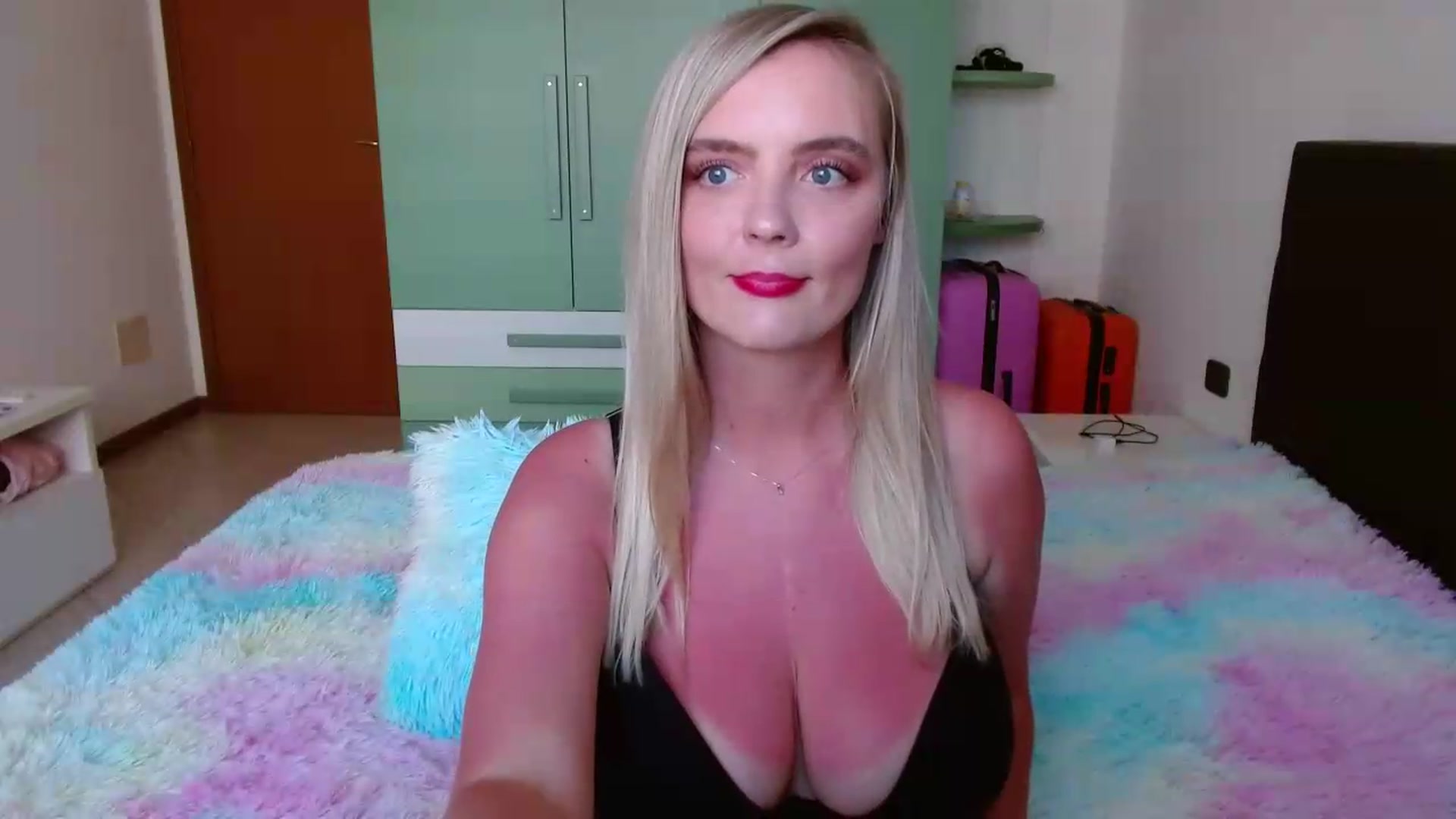 Gallery image thumbnail from MissAura's myfreecams stream on, 05/25/2026, 14:20 image 11 of 20