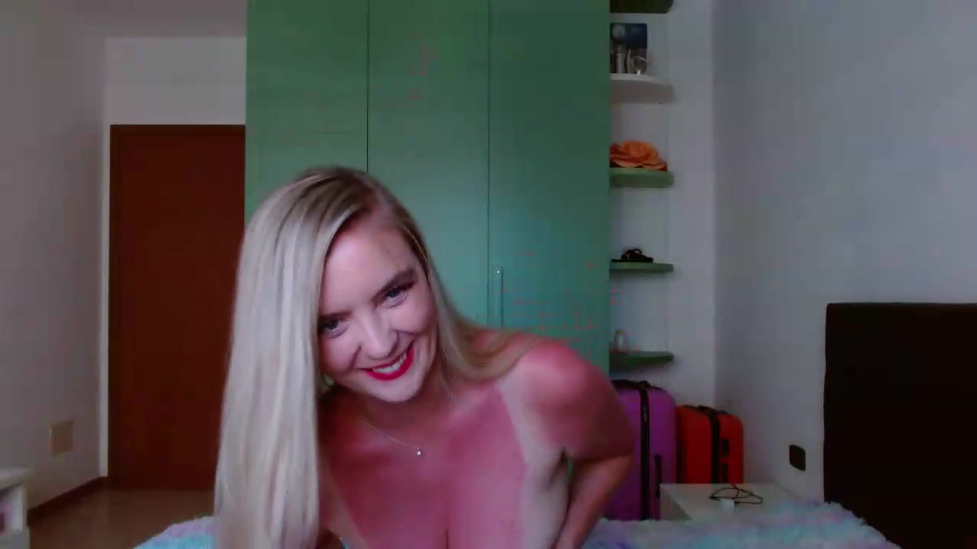 Gallery image thumbnail from MissAura's myfreecams stream on, 05/25/2026, 14:20 image 8 of 20