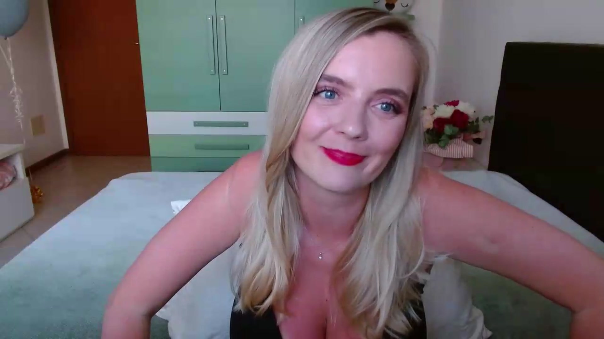 Gallery image thumbnail from MissAura's myfreecams stream on, 05/27/2026, 14:07 image 5 of 20