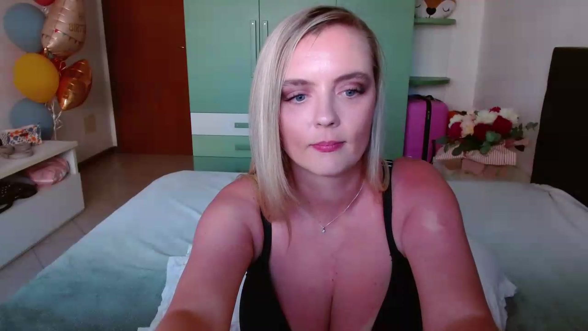 Gallery image thumbnail from MissAura's myfreecams stream on, 05/28/2026, 16:13 image 13 of 20