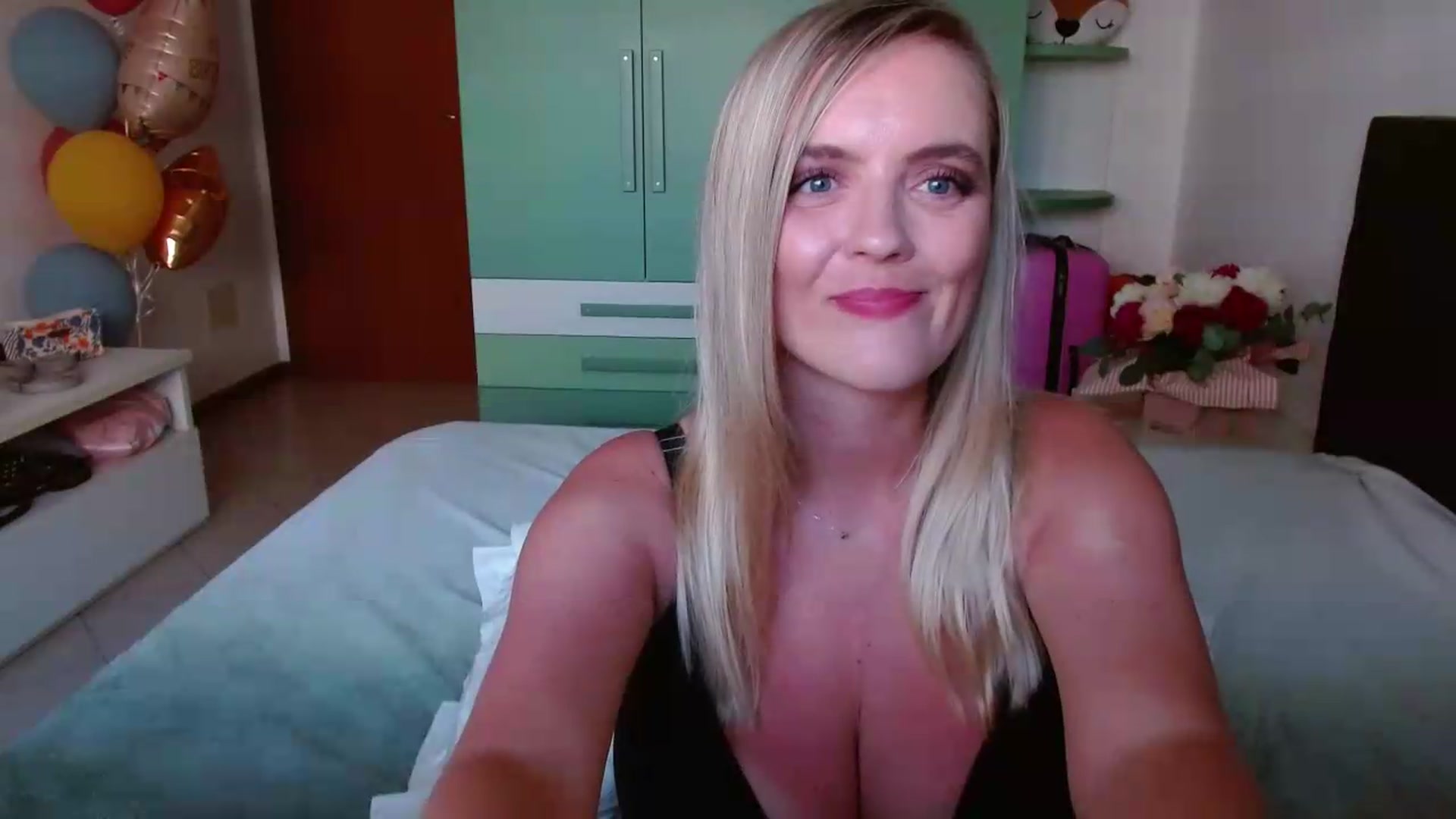 Gallery image thumbnail from MissAura's myfreecams stream on, 05/28/2026, 16:13 image 15 of 20