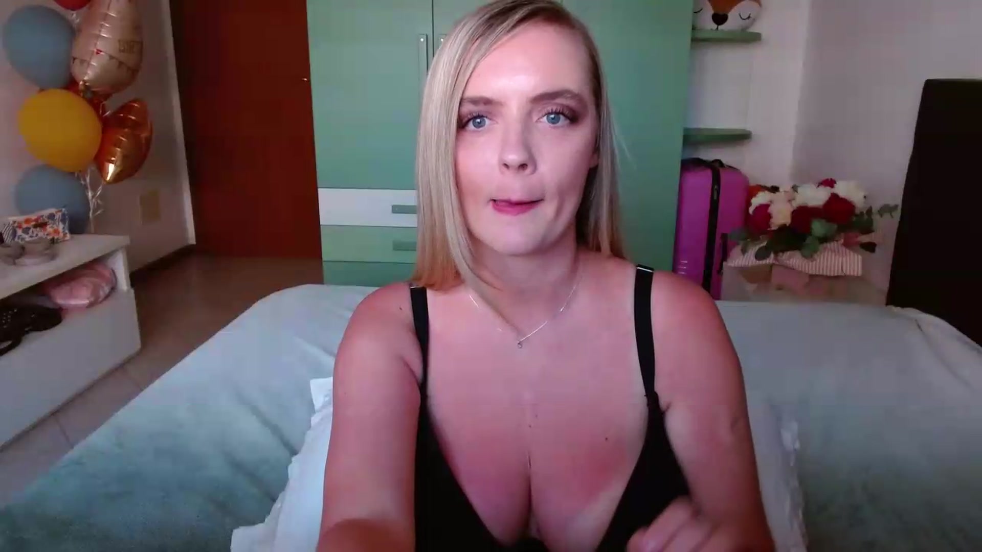Gallery image thumbnail from MissAura's myfreecams stream on, 05/28/2026, 16:13 image 18 of 20