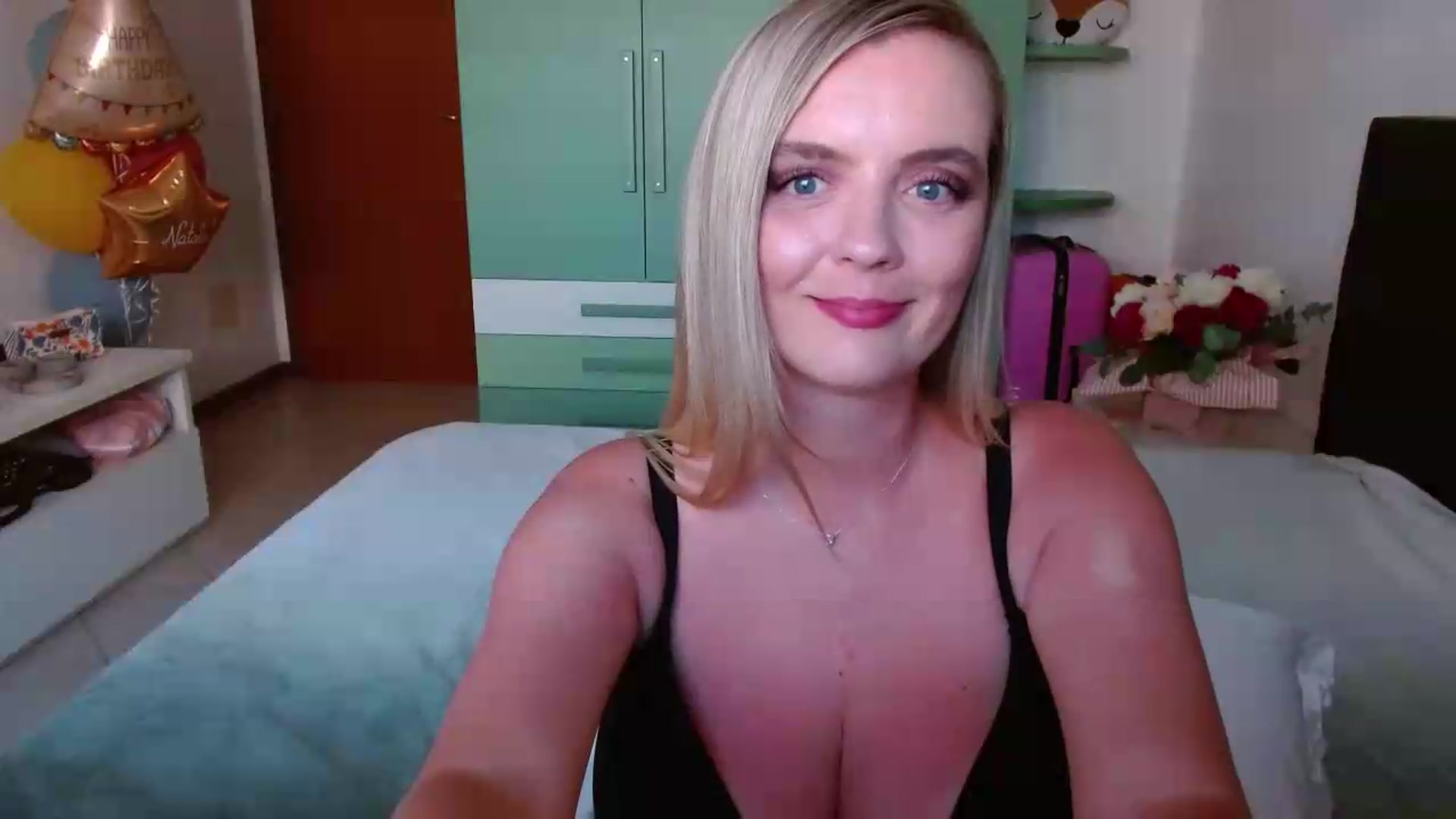 Gallery image thumbnail from MissAura's myfreecams stream on, 05/28/2026, 16:13 image 9 of 20