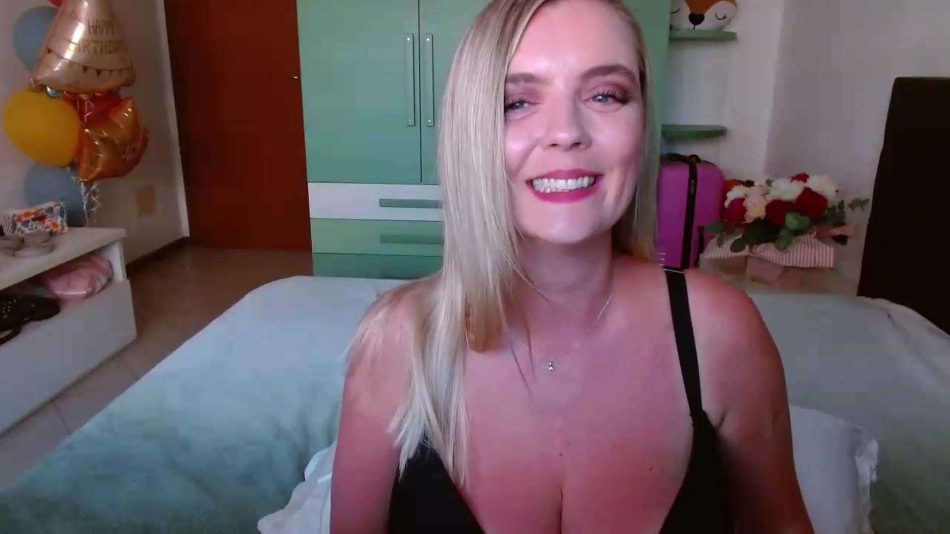 Gallery image thumbnail from MissAura's myfreecams stream on, 05/28/2026, 16:13 image 10 of 20