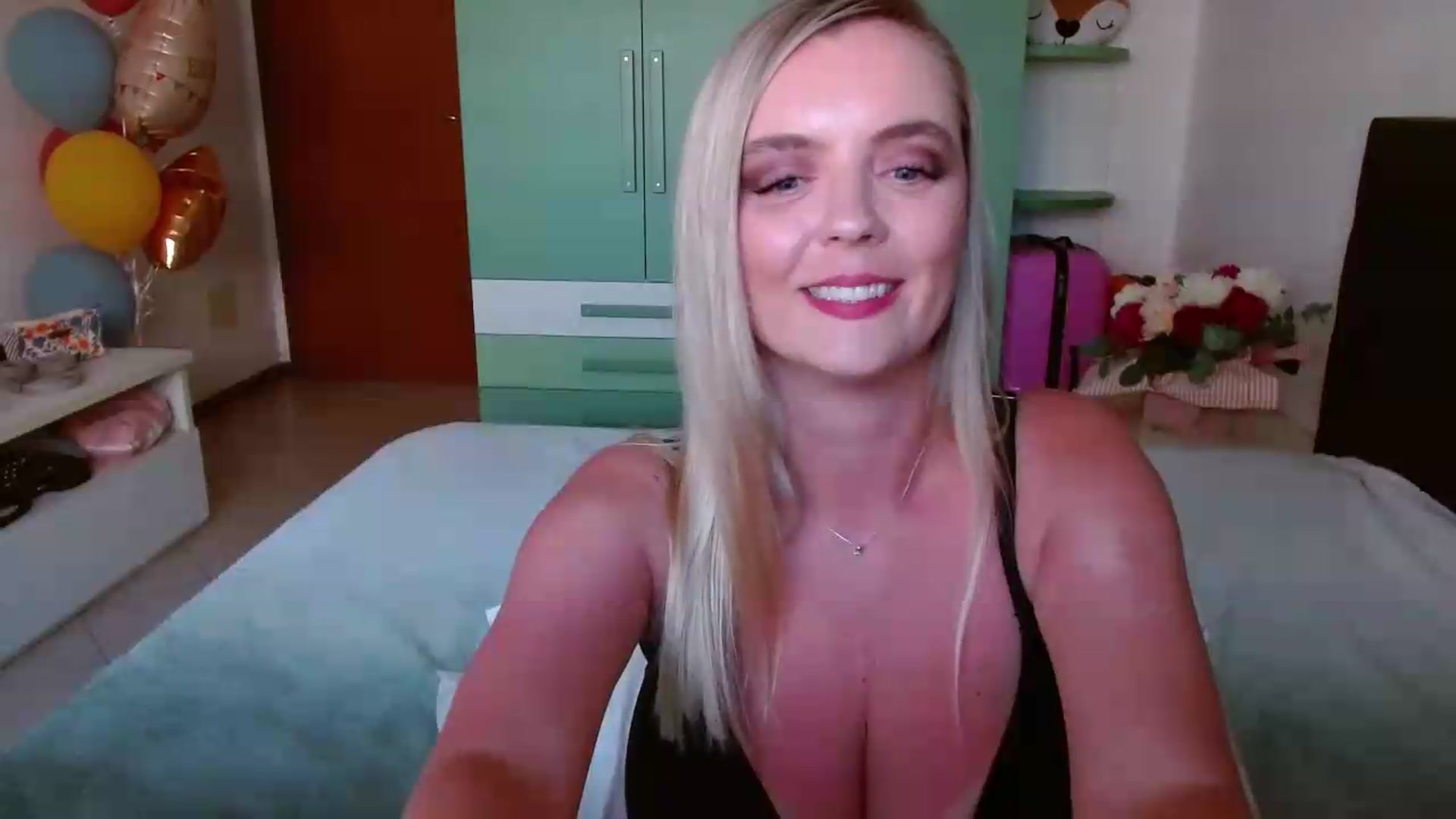 Gallery image thumbnail from MissAura's myfreecams stream on, 05/28/2026, 16:13 image 11 of 20