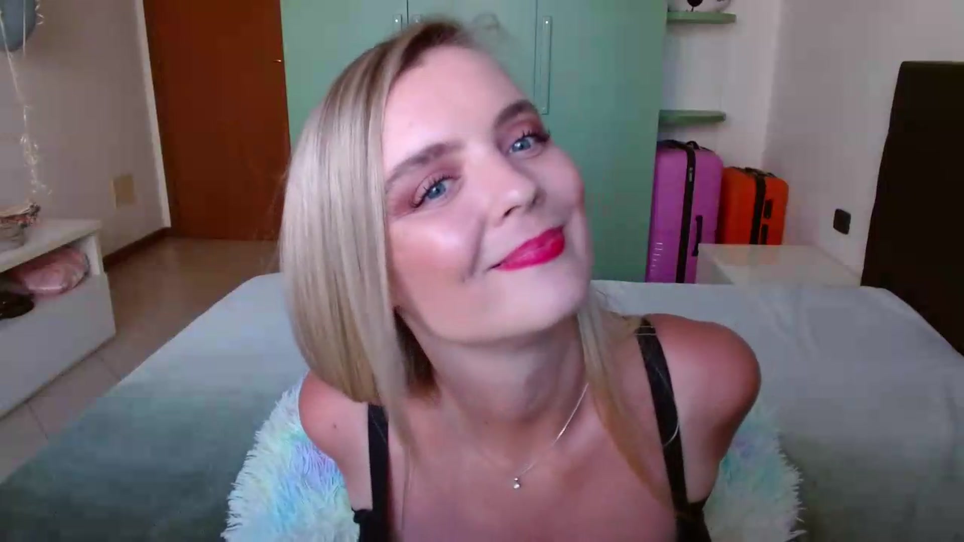 Gallery image thumbnail from MissAura's myfreecams stream on, 05/29/2026, 15:35 image 4 of 20
