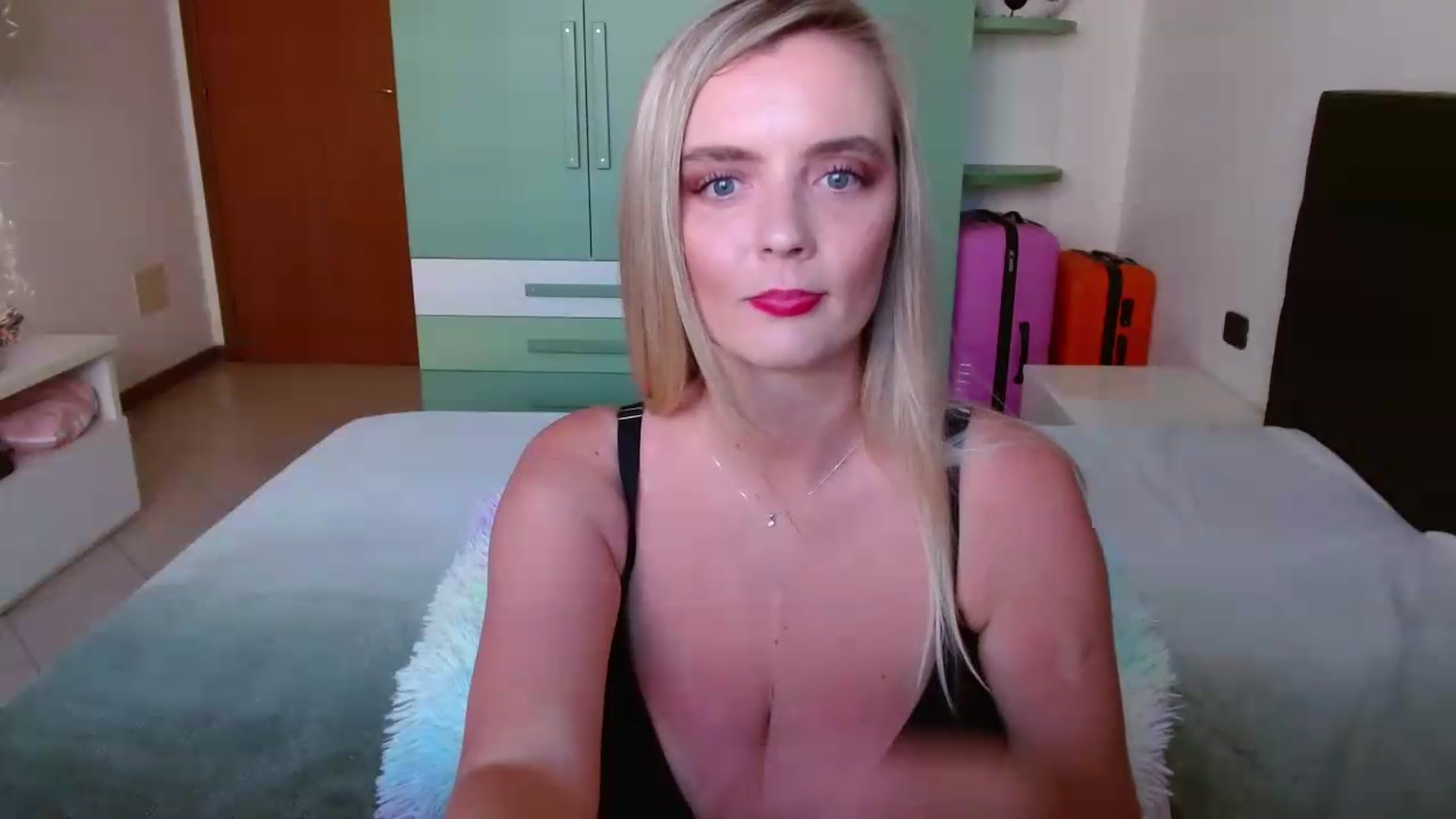 Gallery image thumbnail from MissAura's myfreecams stream on, 05/29/2026, 15:35 image 9 of 20