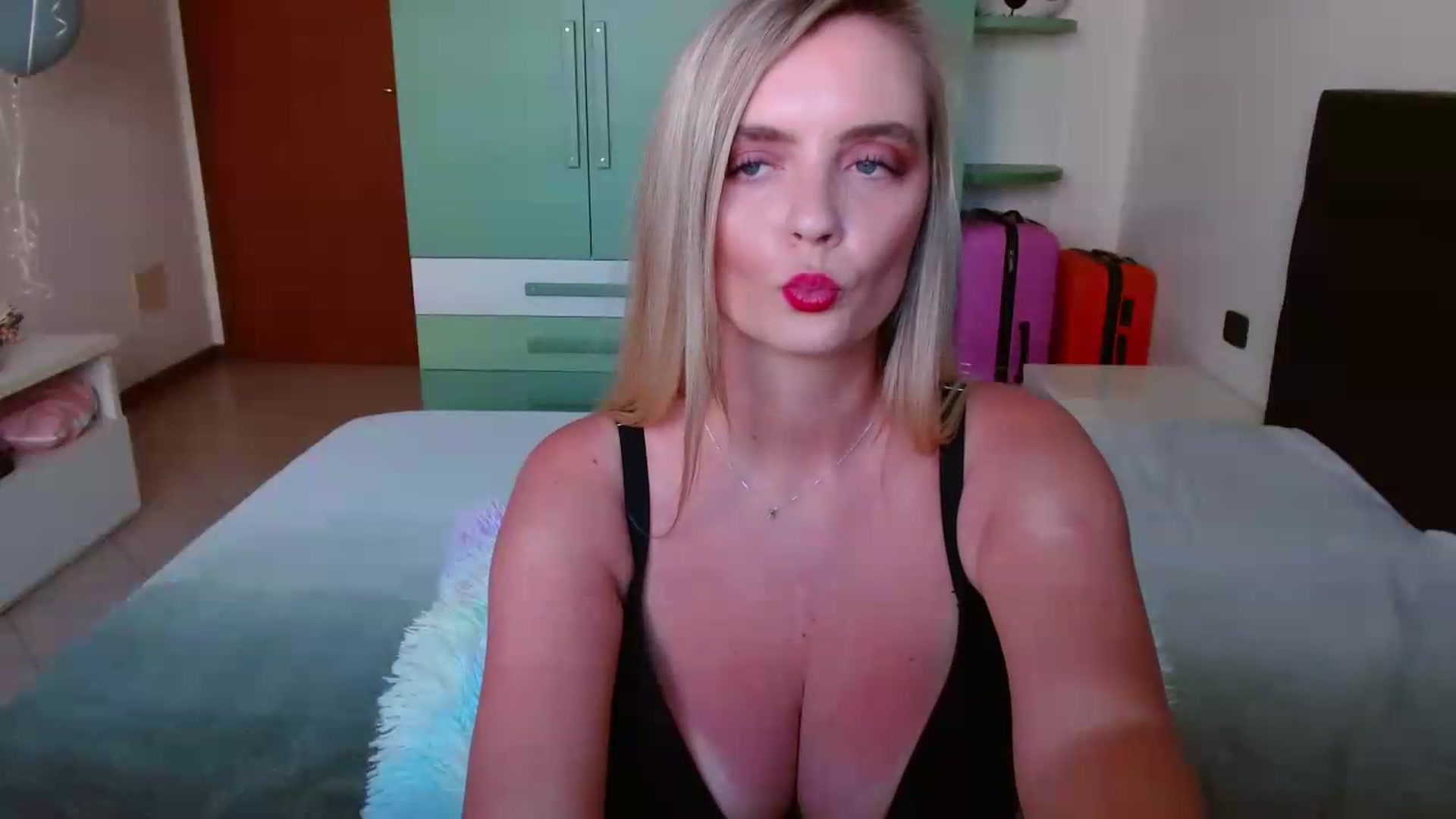 Gallery image thumbnail from MissAura's myfreecams stream on, 05/29/2026, 15:35 image 12 of 20