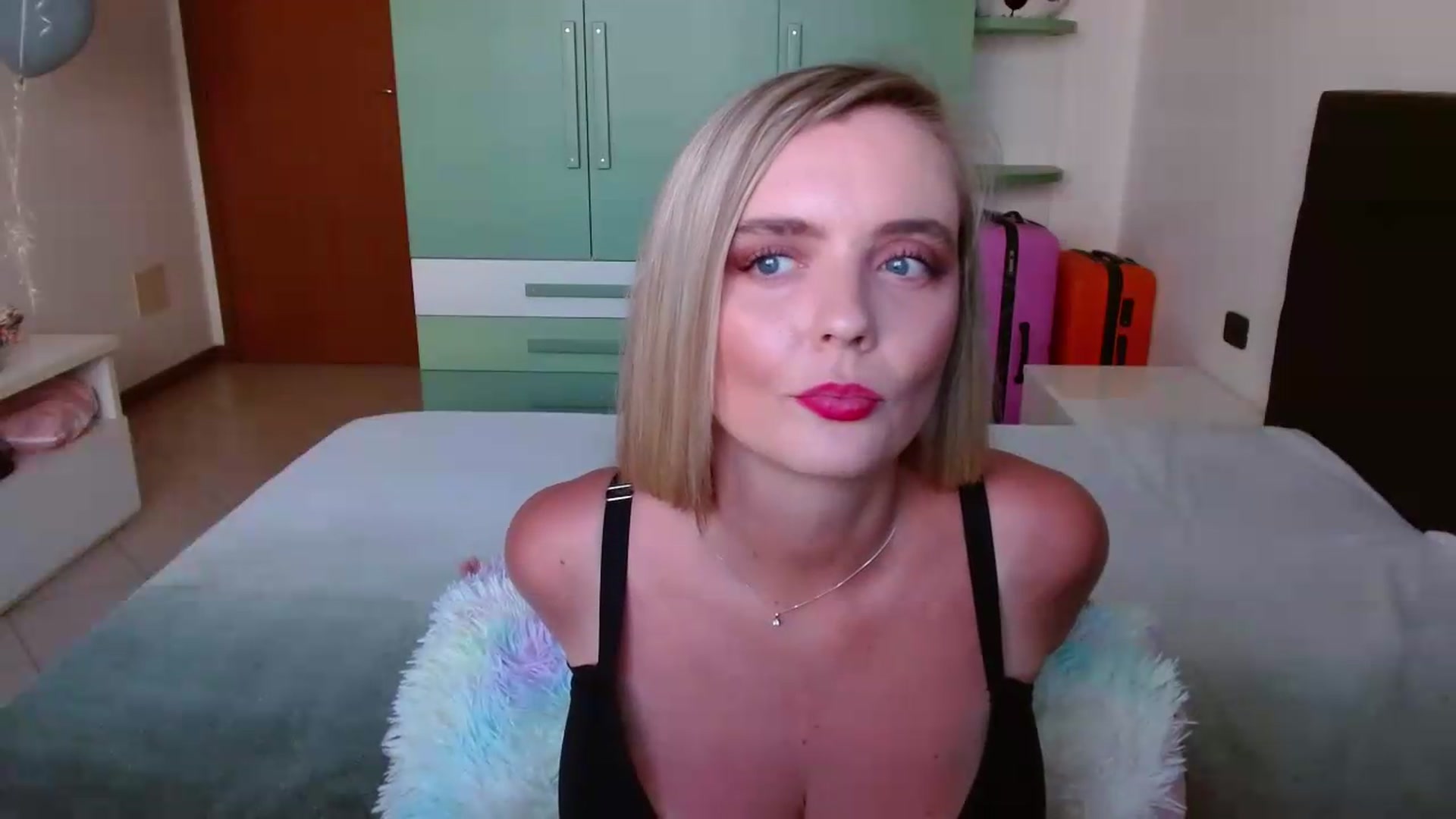 Gallery image thumbnail from MissAura's myfreecams stream on, 05/29/2026, 15:35 image 18 of 20