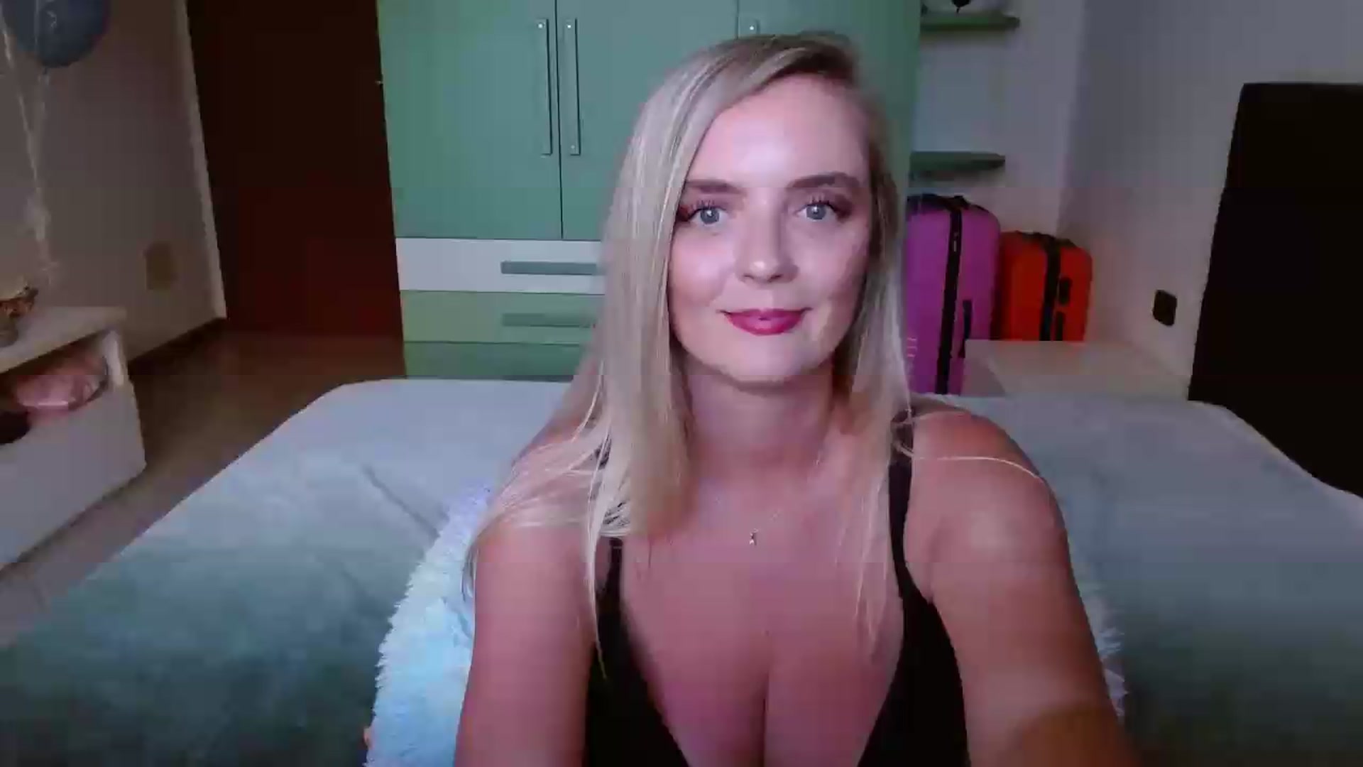 Gallery image thumbnail from MissAura's myfreecams stream on, 05/29/2026, 17:43 image 20 of 20