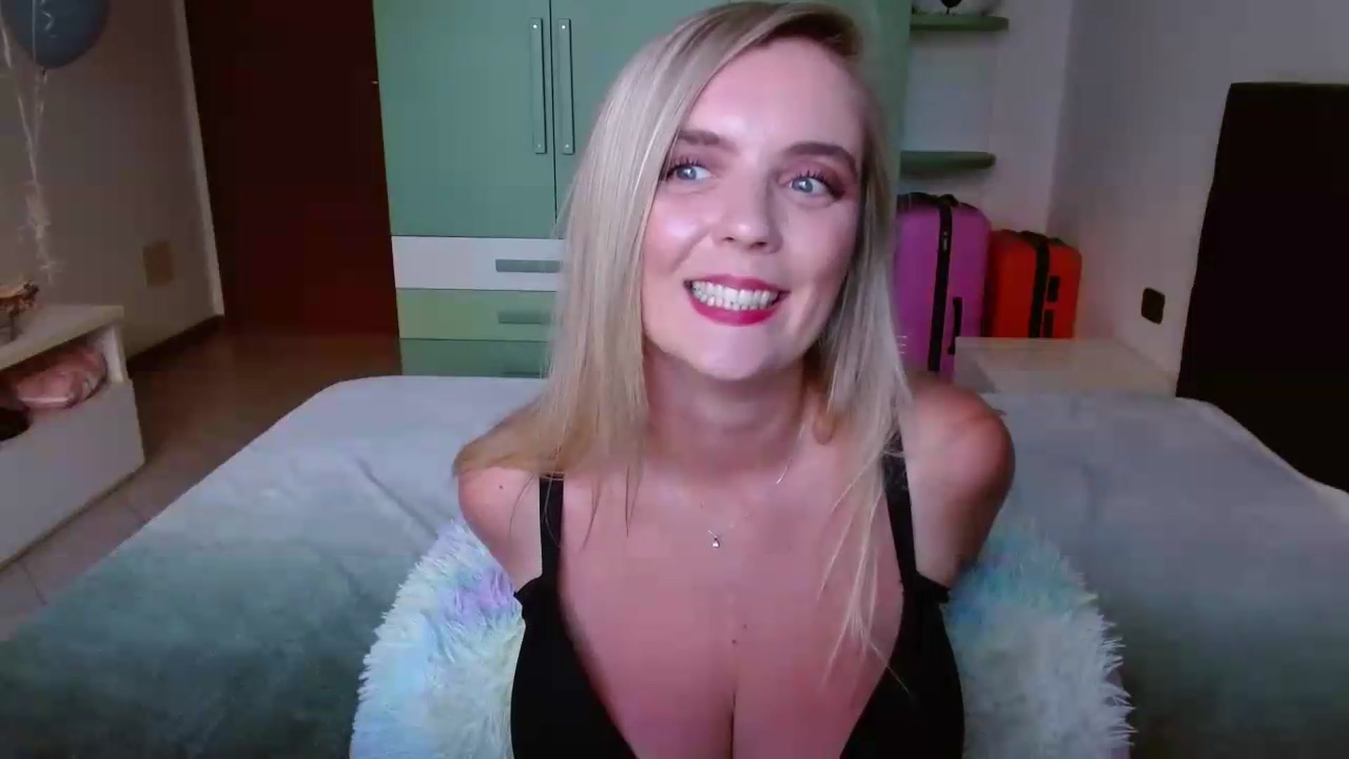 Gallery image thumbnail from MissAura's myfreecams stream on, 05/29/2026, 17:43 image 19 of 20