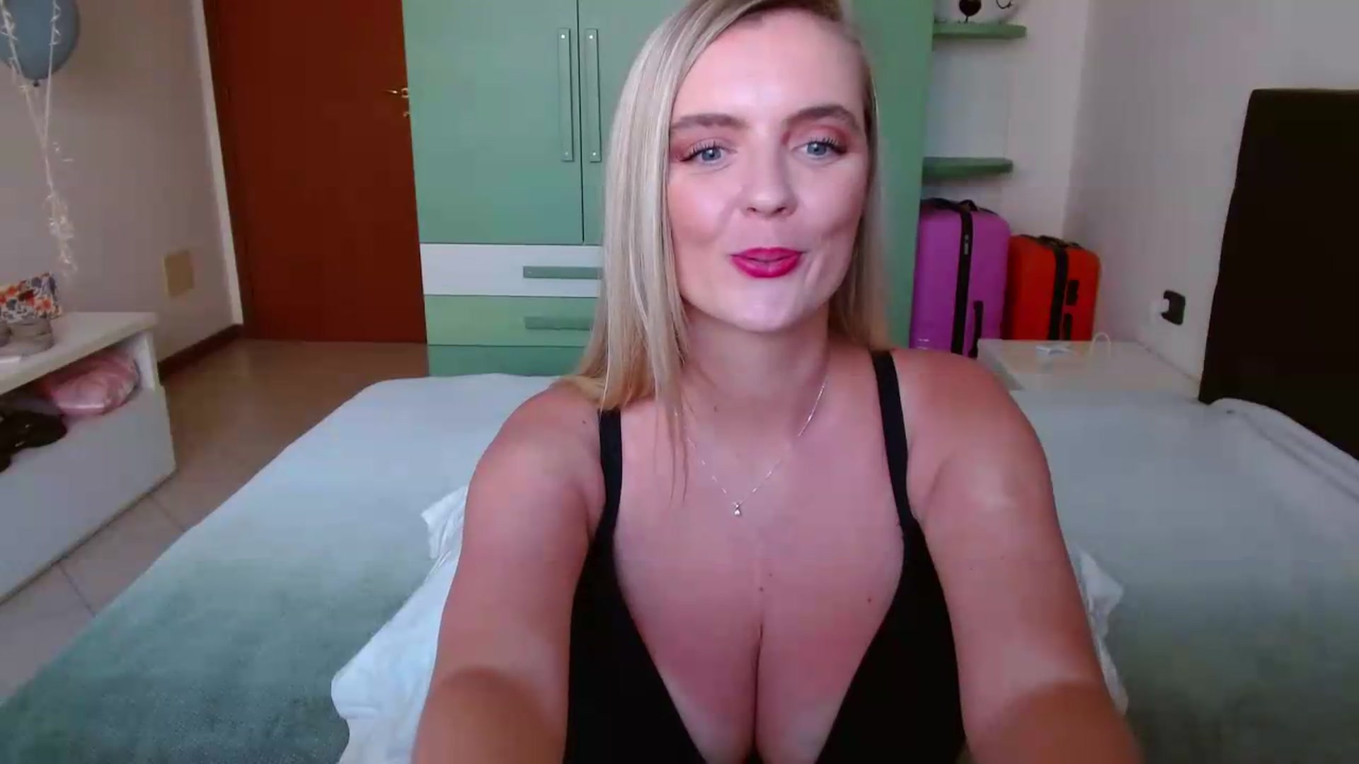 Gallery image thumbnail from MissAura's myfreecams stream on, 05/30/2026, 14:24 image 13 of 20