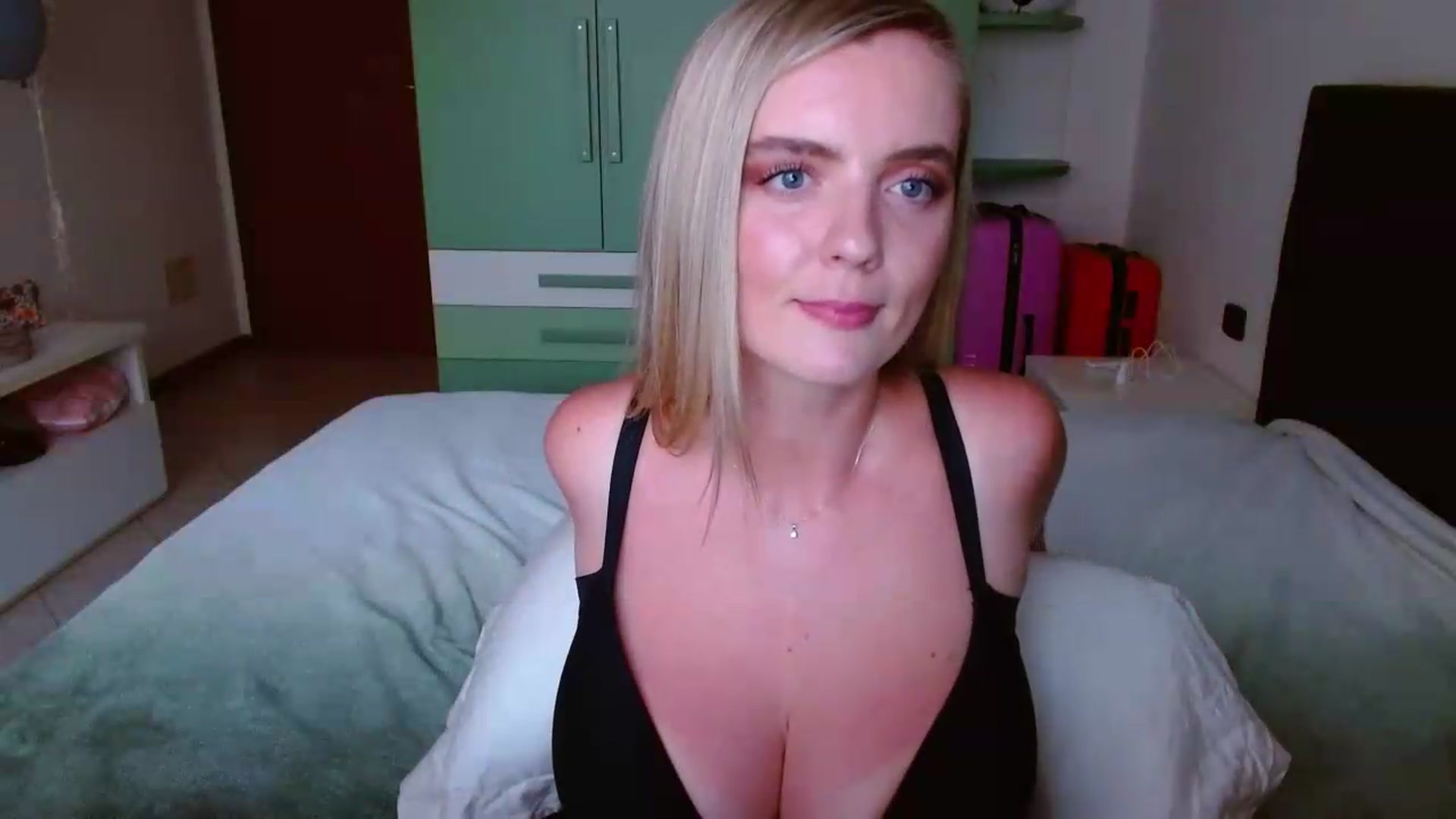 Gallery image thumbnail from MissAura's myfreecams stream on, 05/30/2026, 18:16 image 20 of 20