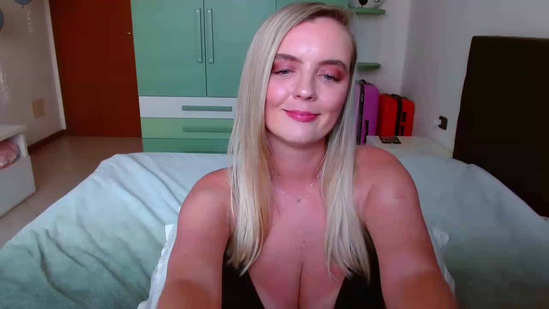 Gallery image thumbnail from MissAura's myfreecams stream on, 06/05/2026, 14:20 image 18 of 20