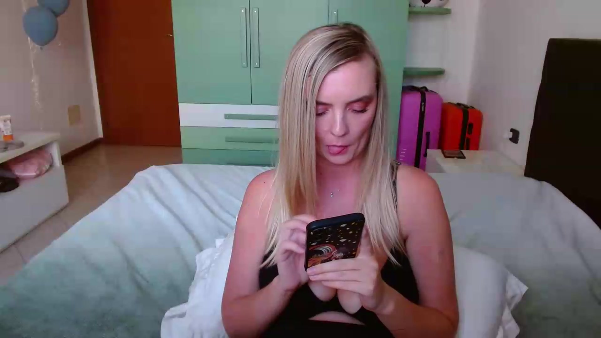 Gallery image thumbnail from MissAura's myfreecams stream on, 06/05/2026, 14:59 image 17 of 20