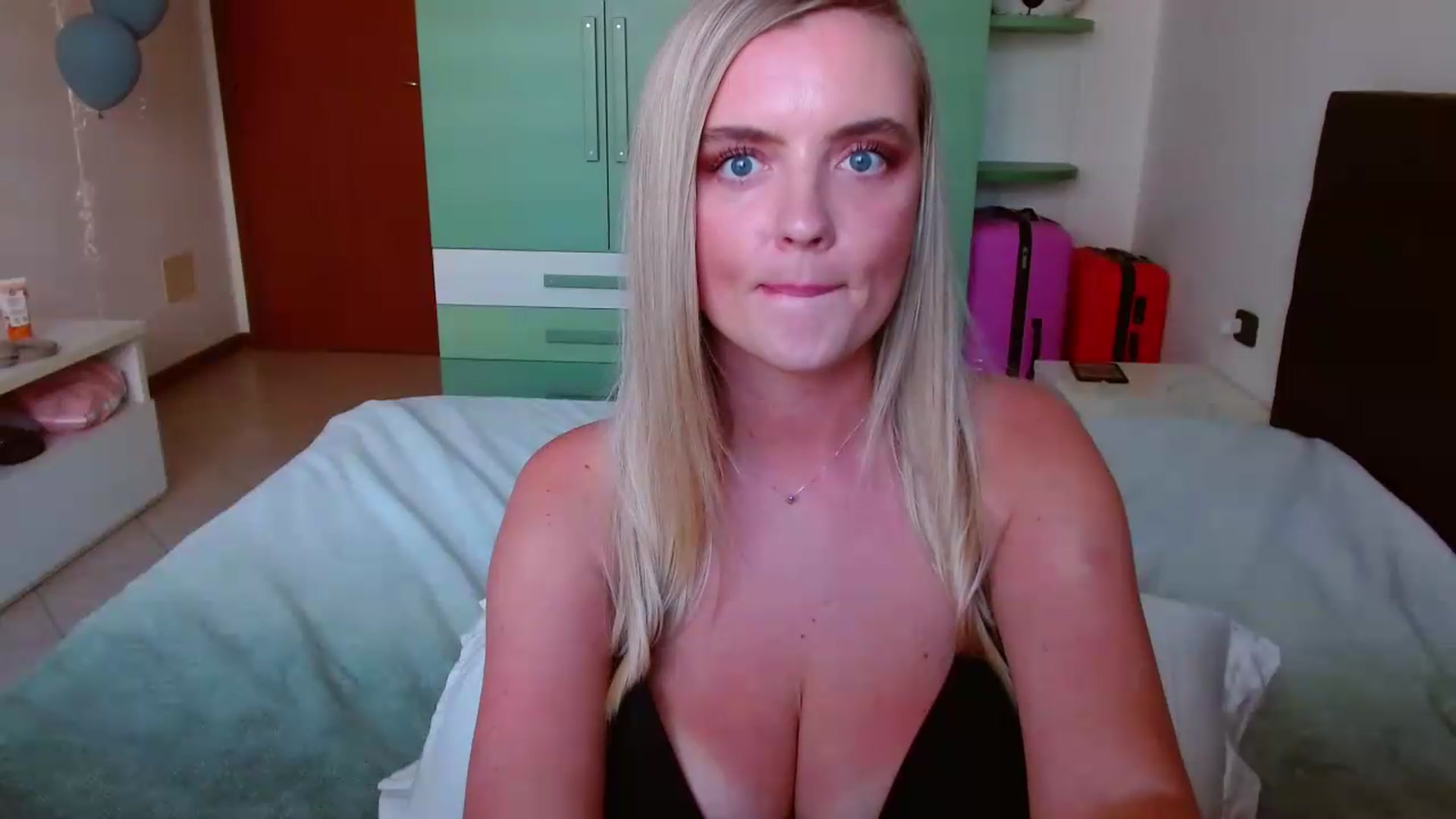 Gallery image thumbnail from MissAura's myfreecams stream on, 06/05/2026, 14:59 image 20 of 20