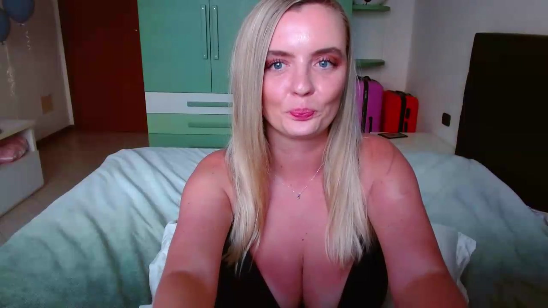 Gallery image thumbnail from MissAura's myfreecams stream on, 06/05/2026, 17:03 image 5 of 20
