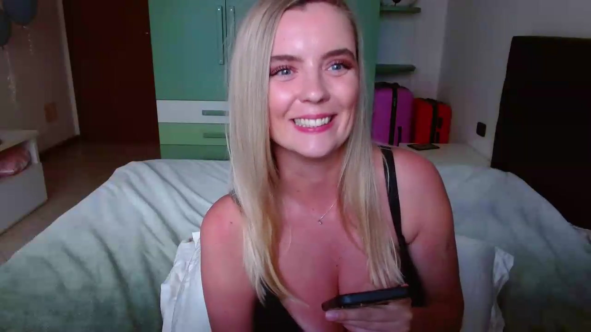 Gallery image thumbnail from MissAura's myfreecams stream on, 06/05/2026, 17:03 image 3 of 20