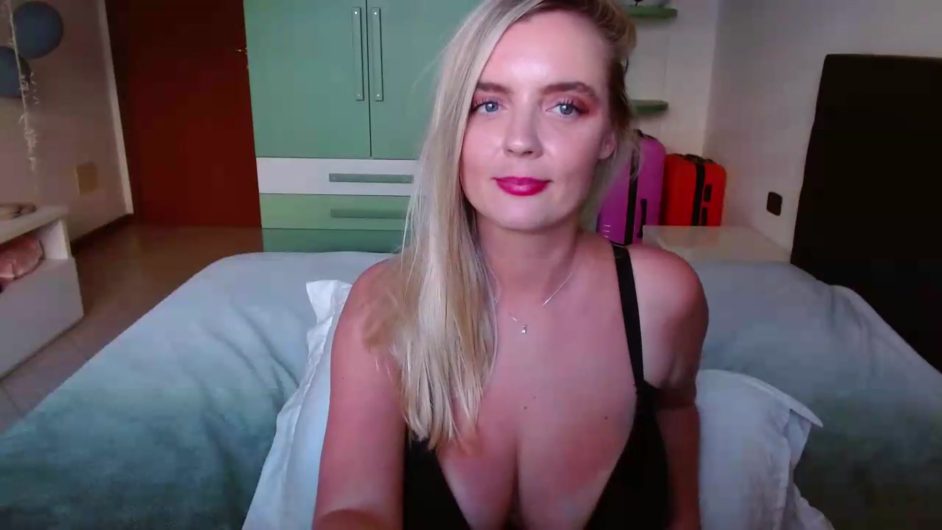 Gallery image thumbnail from MissAura's myfreecams stream on, 06/06/2026, 17:11 image 10 of 20