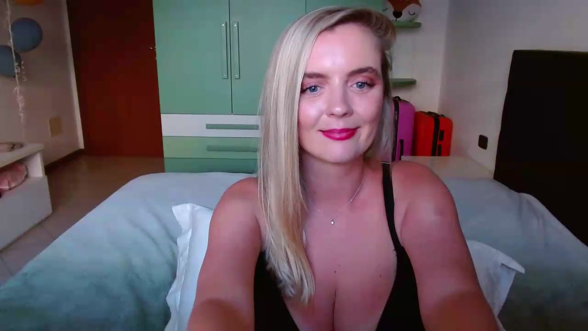 Gallery image thumbnail from MissAura's myfreecams stream on, 06/06/2026, 17:11 image 4 of 20