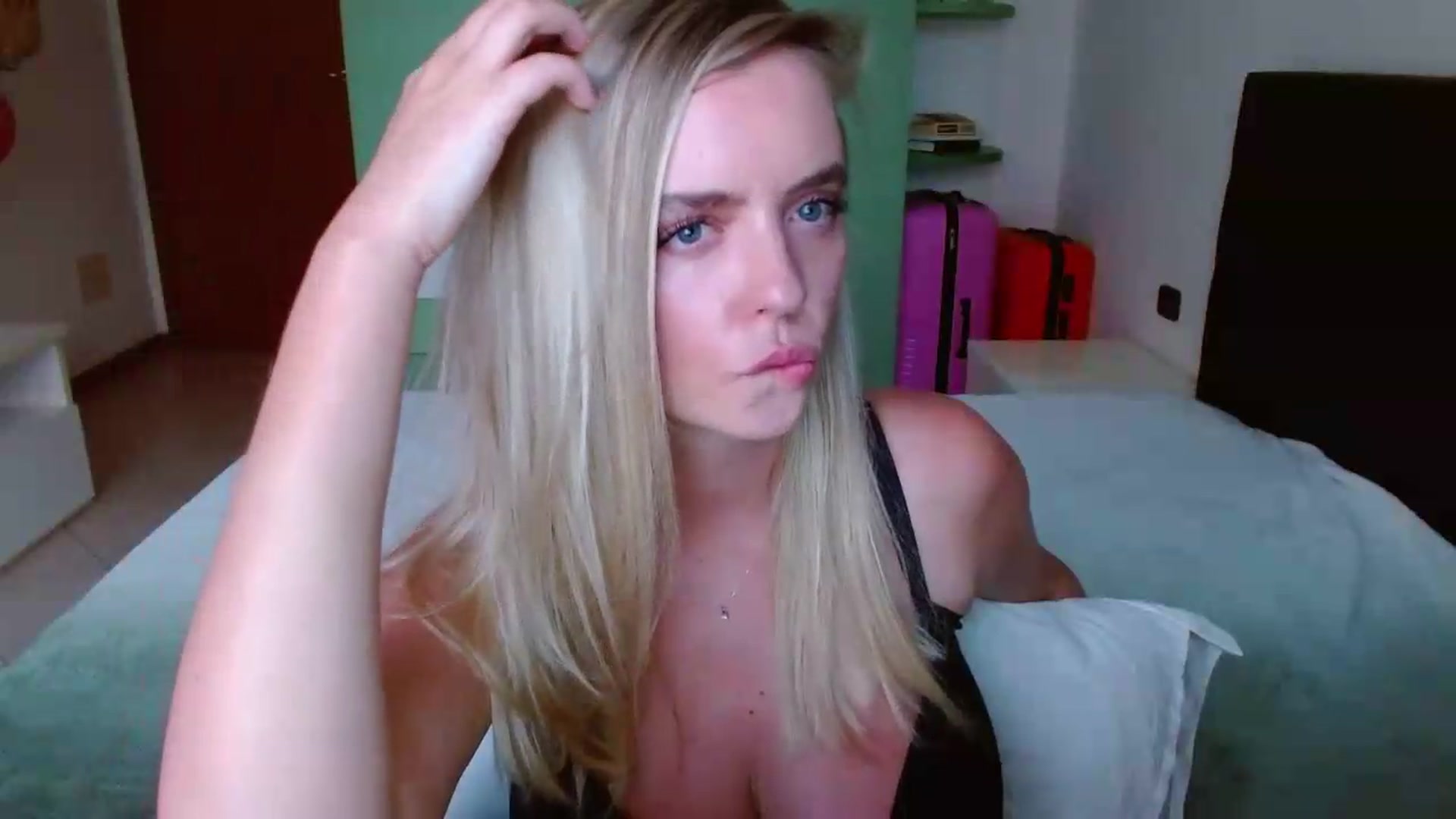 Gallery image thumbnail from MissAura's myfreecams stream on, 06/08/2026, 18:11 image 20 of 20