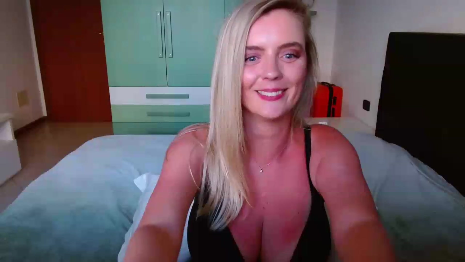 Gallery image thumbnail from MissAura's myfreecams stream on, 06/10/2026, 17:31 image 4 of 20