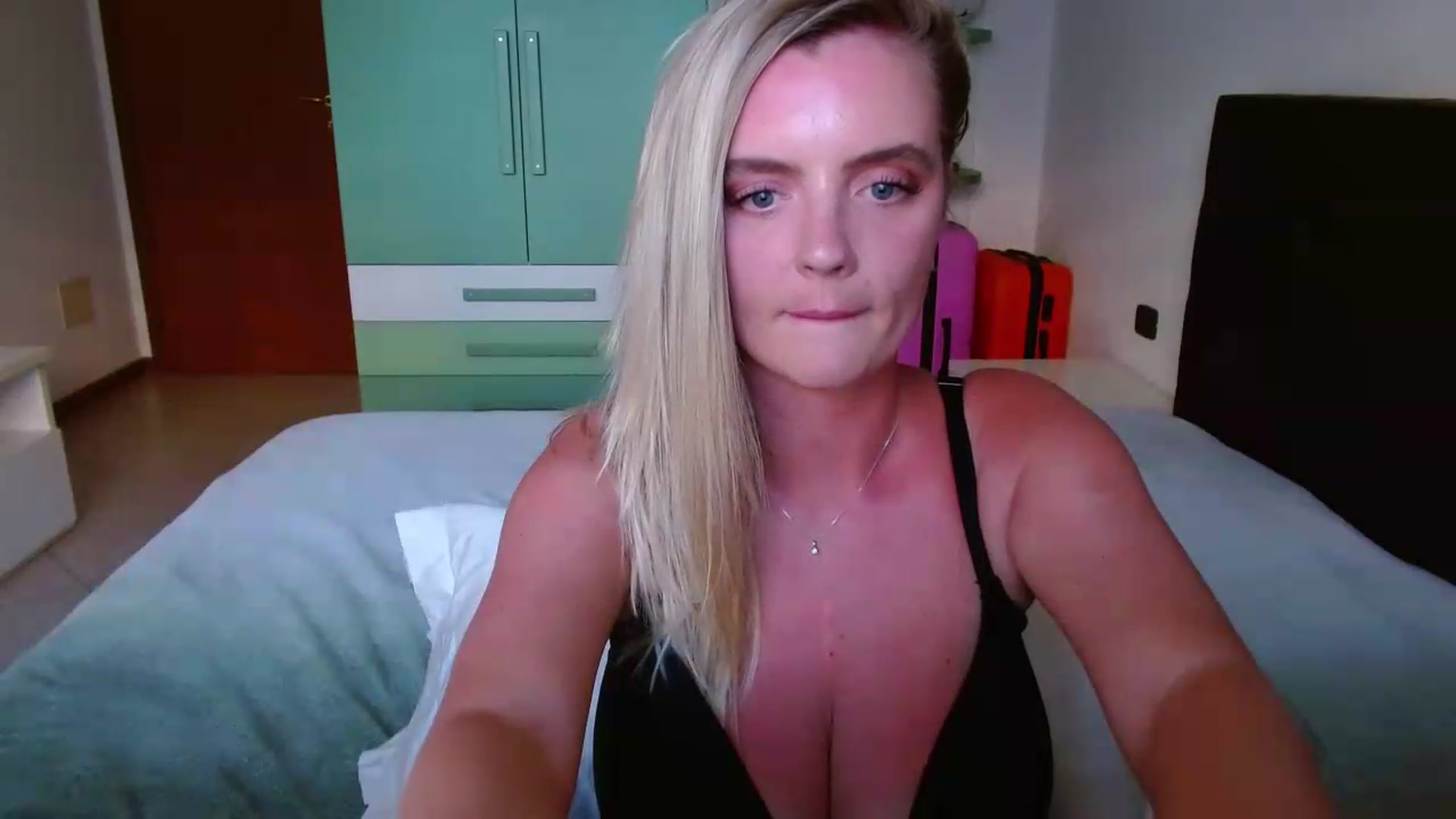 Gallery image thumbnail from MissAura's myfreecams stream on, 06/11/2026, 17:37 image 9 of 20