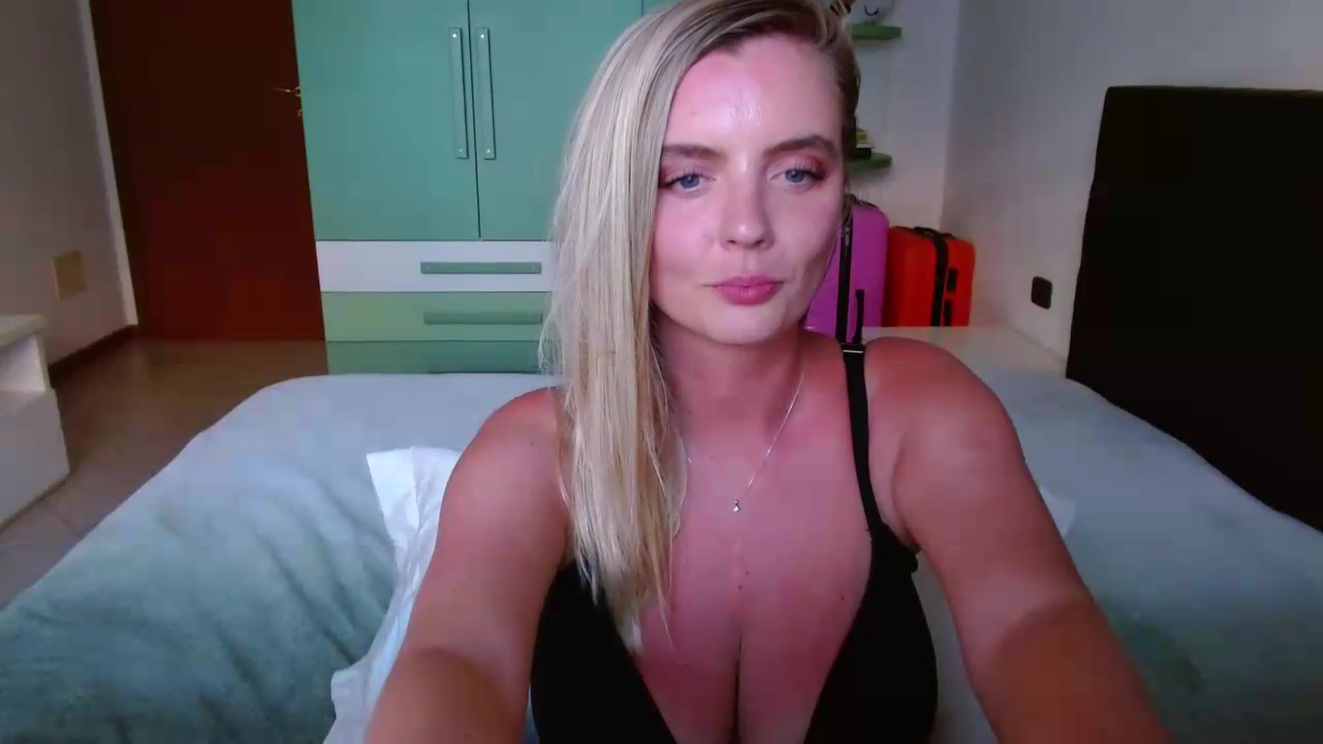 Gallery image thumbnail from MissAura's myfreecams stream on, 06/11/2026, 17:37 image 18 of 20