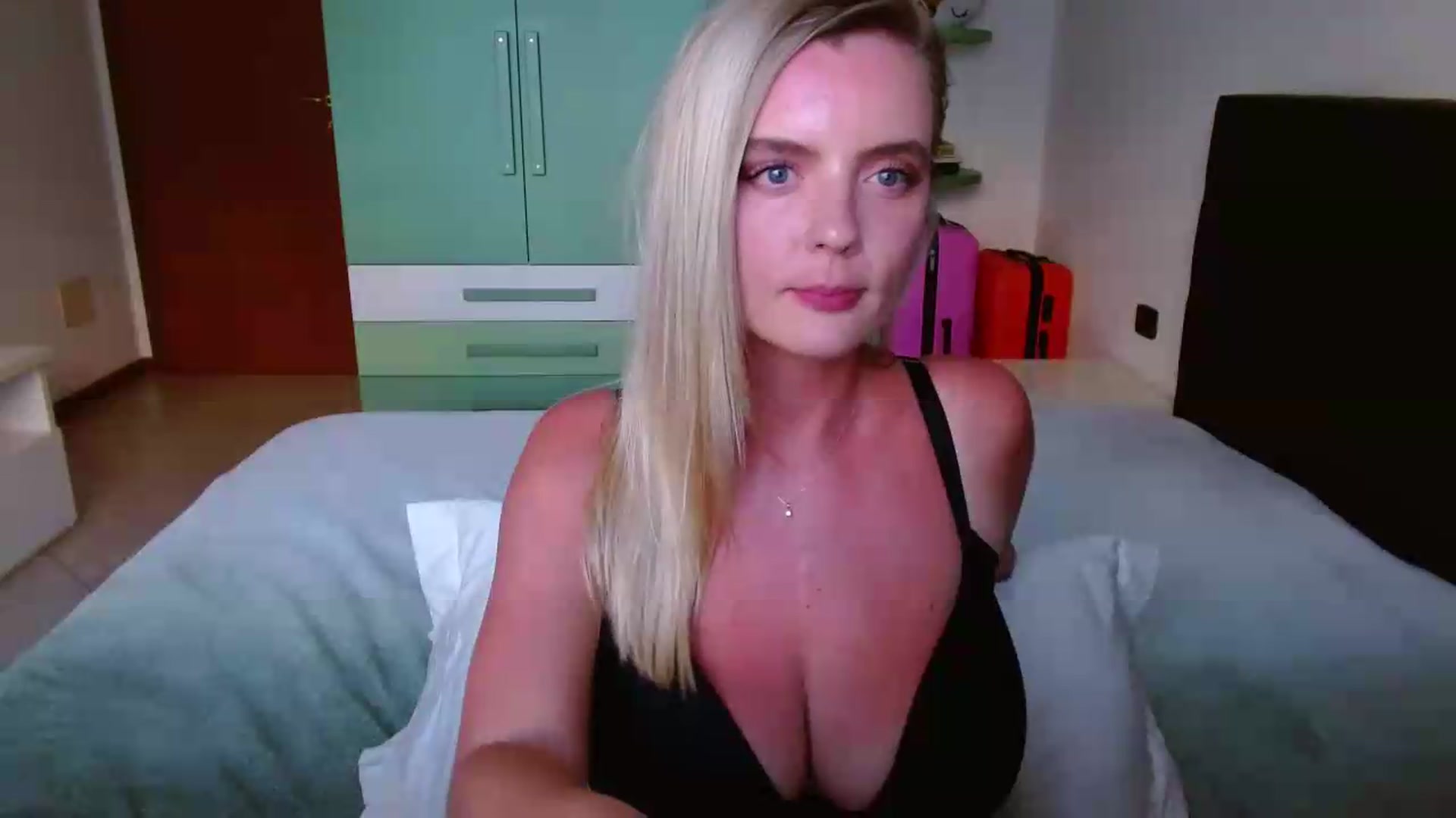 Gallery image thumbnail from MissAura's myfreecams stream on, 06/11/2026, 17:37 image 8 of 20