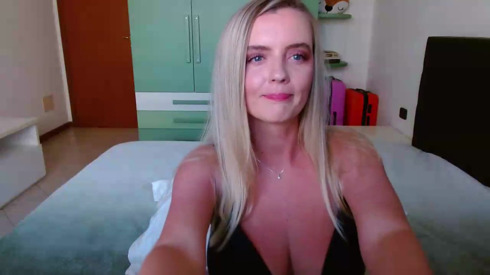 Gallery image thumbnail from MissAura's myfreecams stream on, 06/12/2026, 14:31 image 4 of 20