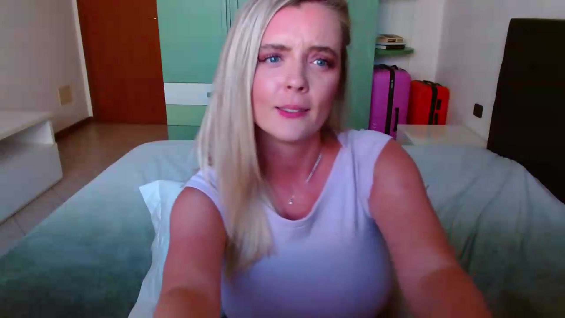 Gallery image thumbnail from MissAura's myfreecams stream on, 06/12/2026, 16:16 image 4 of 20