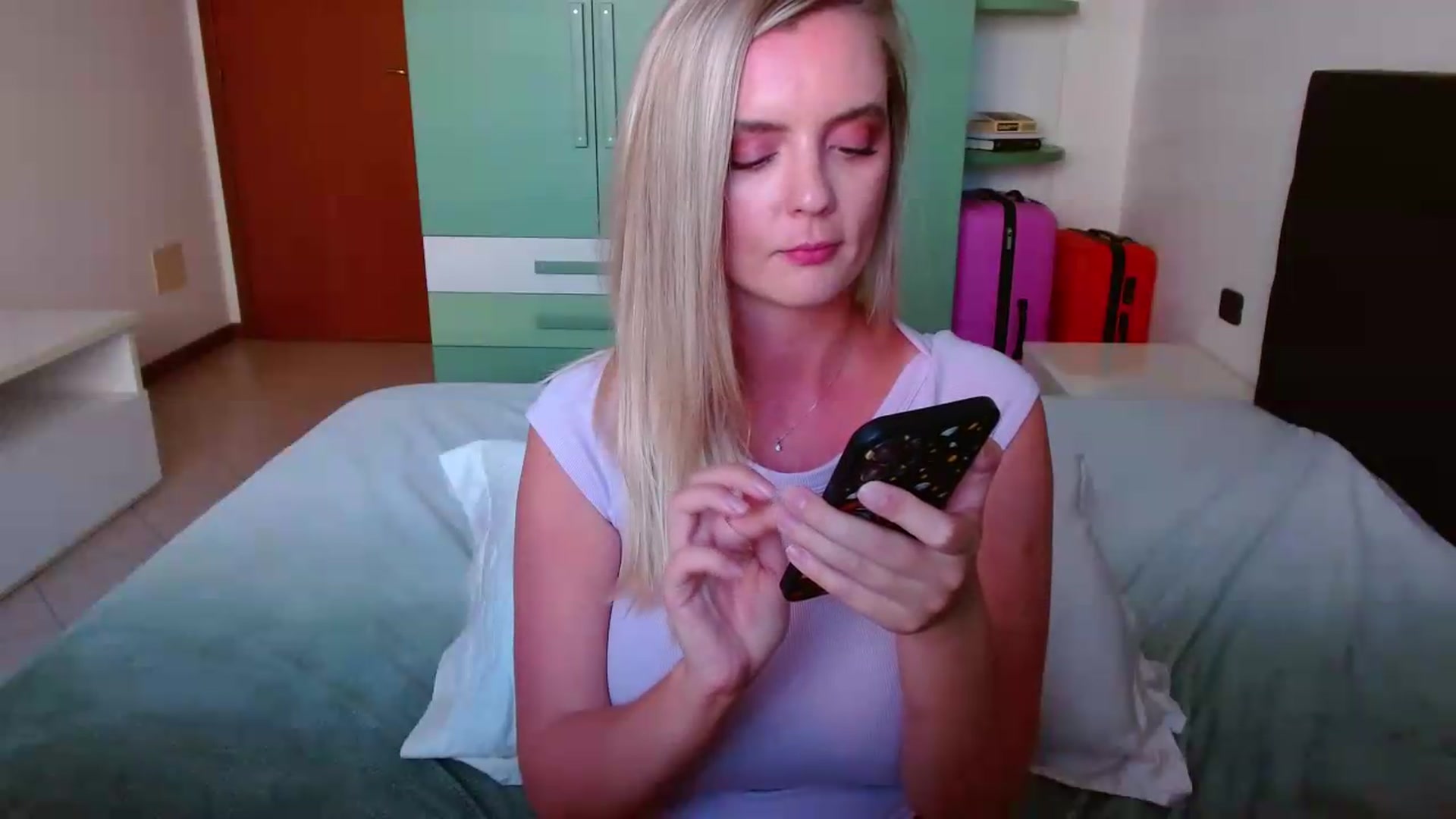 Gallery image thumbnail from MissAura's myfreecams stream on, 06/12/2026, 16:16 image 13 of 20