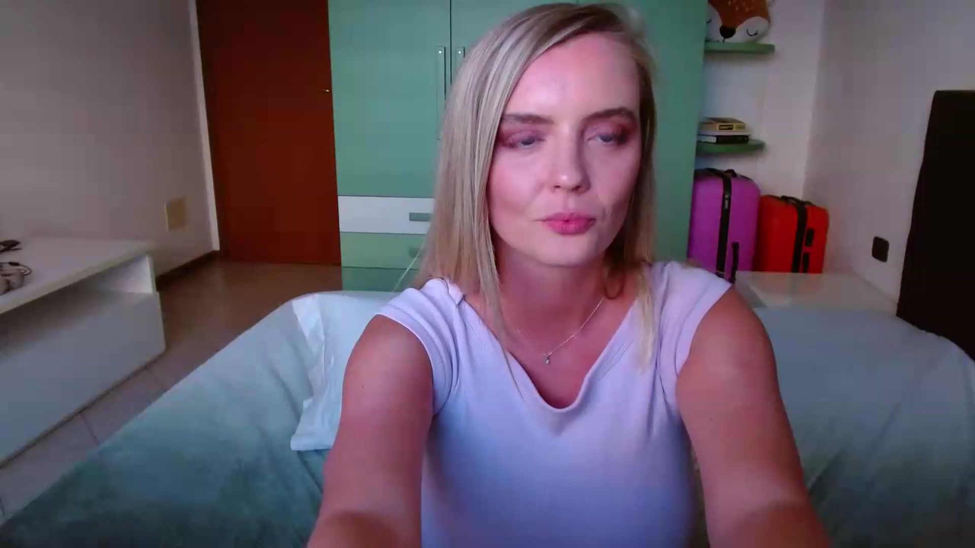 Gallery image thumbnail from MissAura's myfreecams stream on, 06/12/2026, 17:02 image 7 of 20