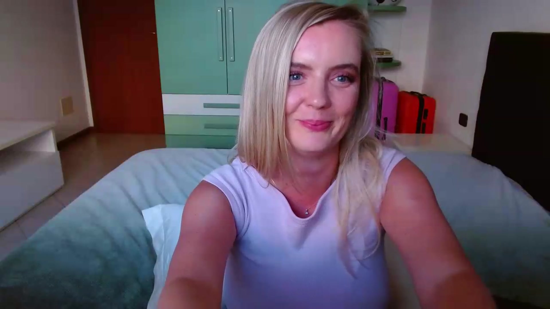 Gallery image thumbnail from MissAura's myfreecams stream on, 06/12/2026, 17:02 image 17 of 20
