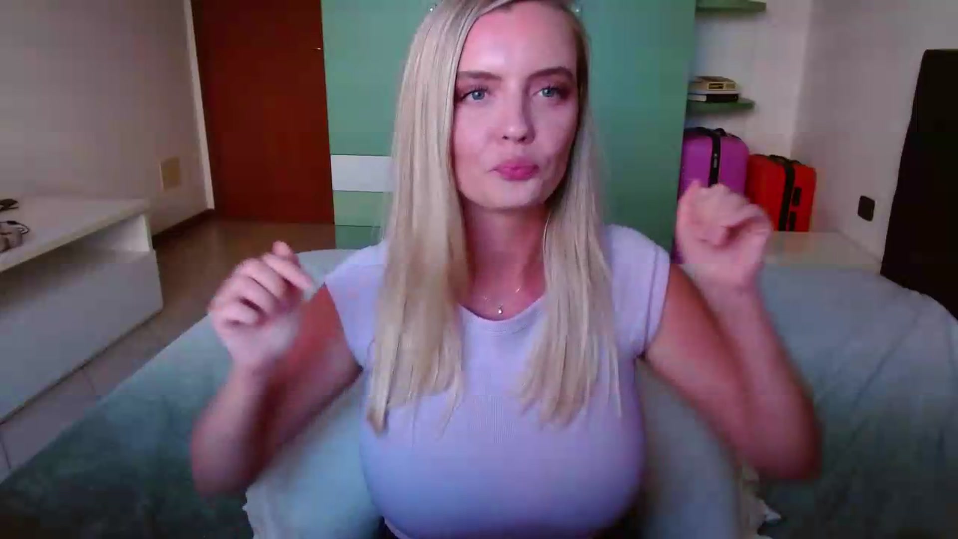 Gallery image thumbnail from MissAura's myfreecams stream on, 06/12/2026, 17:02 image 3 of 20