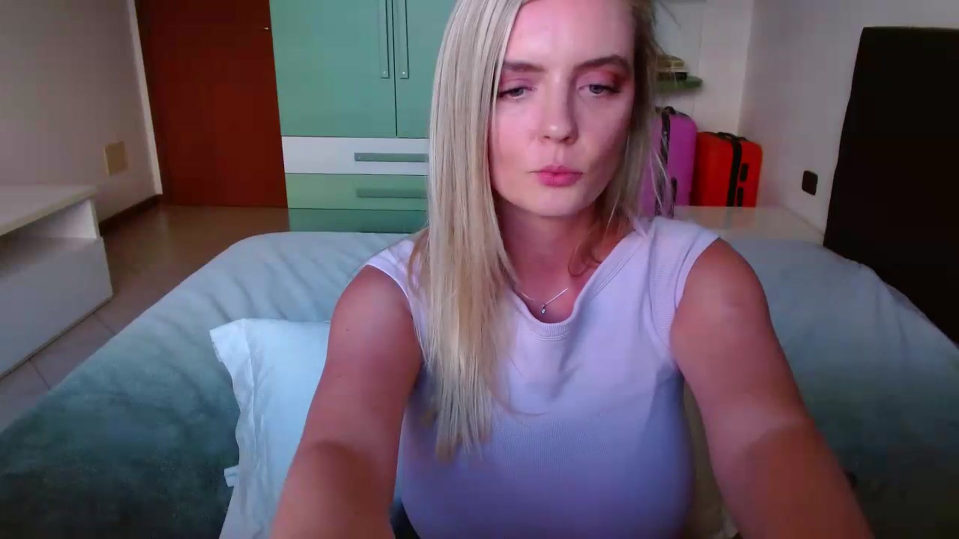 Gallery image thumbnail from MissAura's myfreecams stream on, 06/12/2026, 17:02 image 13 of 20