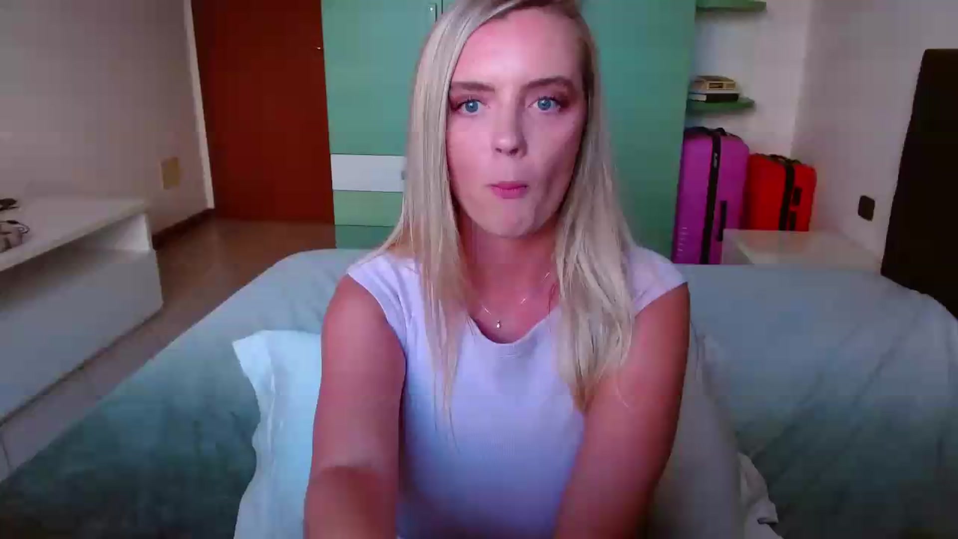 Gallery image thumbnail from MissAura's myfreecams stream on, 06/12/2026, 17:02 image 1 of 20