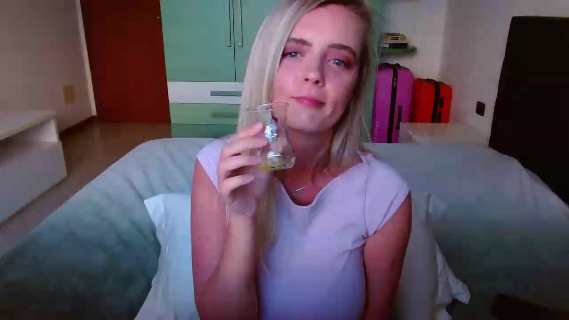 Gallery image thumbnail from MissAura's myfreecams stream on, 06/12/2026, 17:02 image 14 of 20