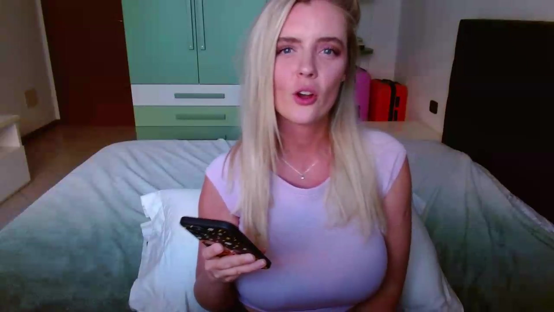 Gallery image thumbnail from MissAura's myfreecams stream on, 06/12/2026, 17:57 image 12 of 20