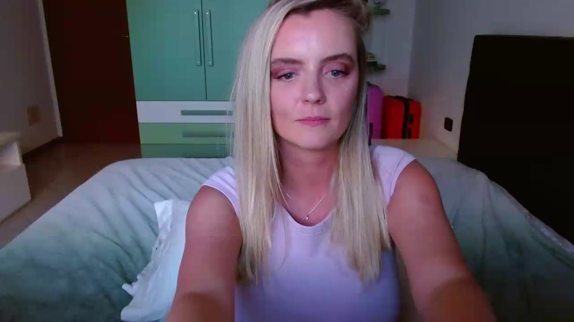 Gallery image thumbnail from MissAura's myfreecams stream on, 06/12/2026, 17:57 image 18 of 20