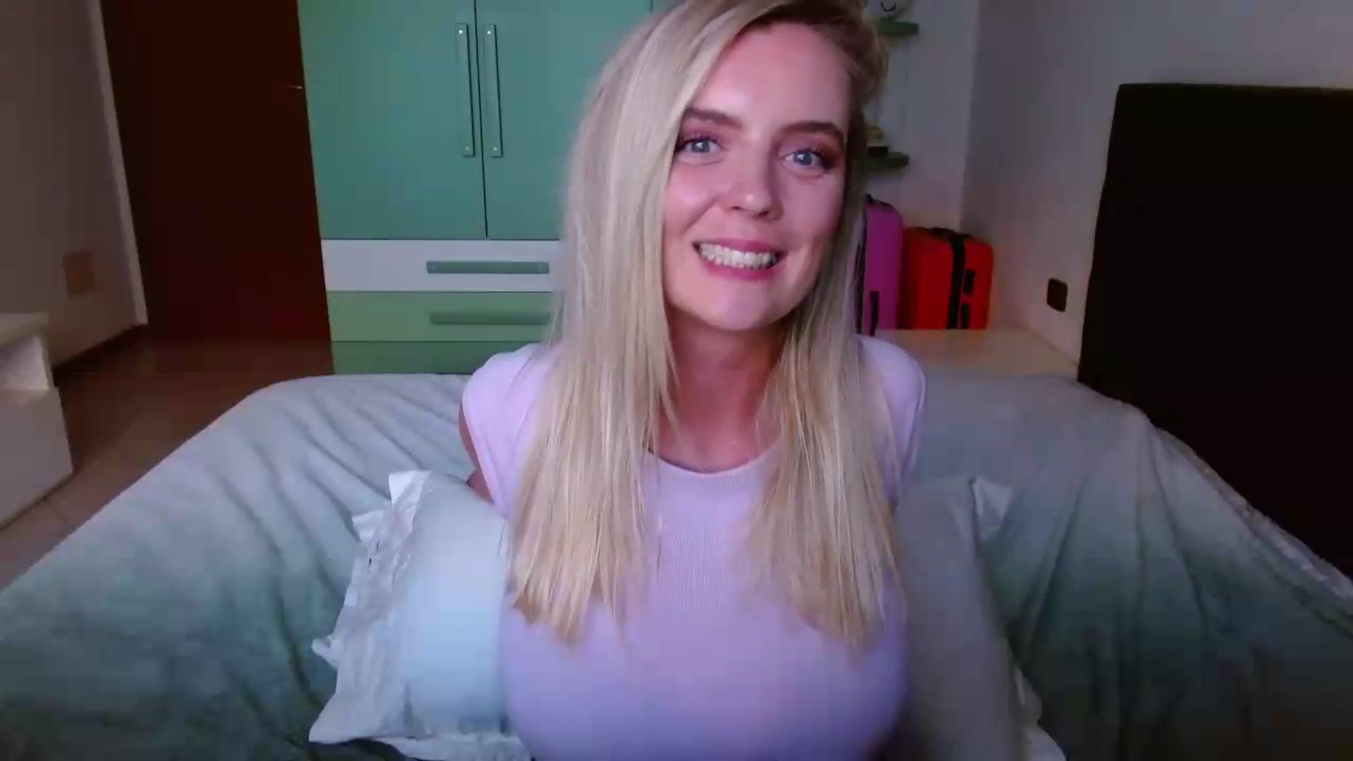 Gallery image thumbnail from MissAura's myfreecams stream on, 06/12/2026, 17:57 image 17 of 20