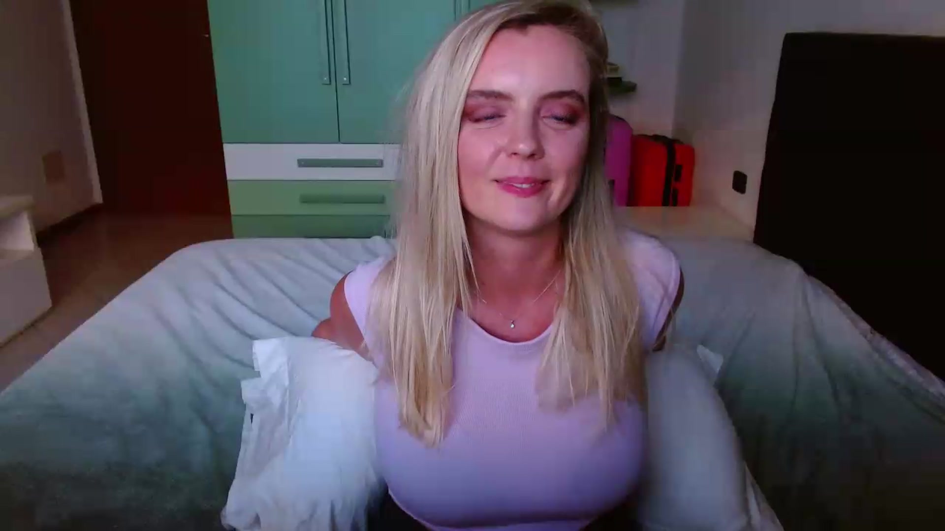 Gallery image thumbnail from MissAura's myfreecams stream on, 06/12/2026, 17:57 image 11 of 20